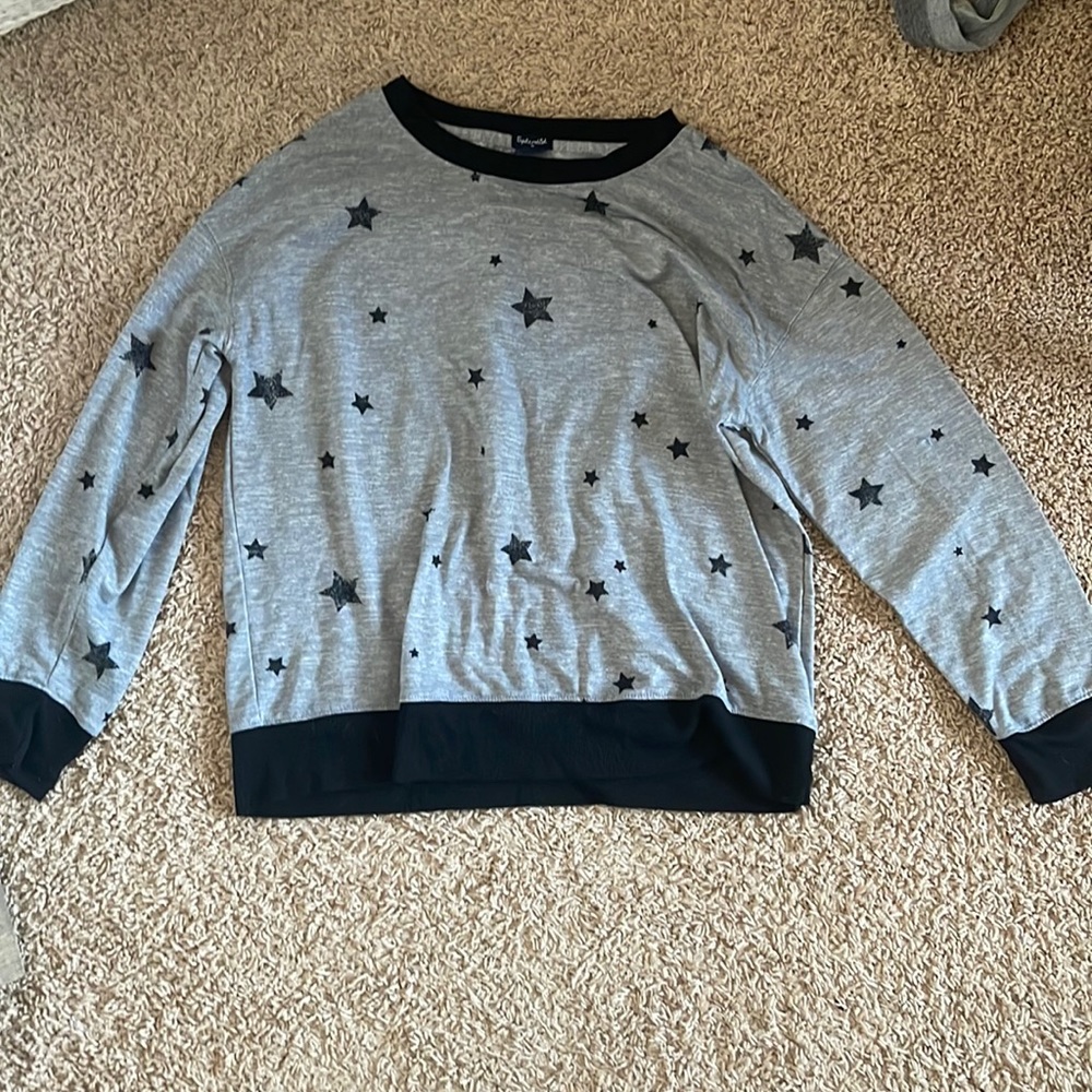 Grey w/ black stars, Excellent condition, Size Medium, Splendid Brand,